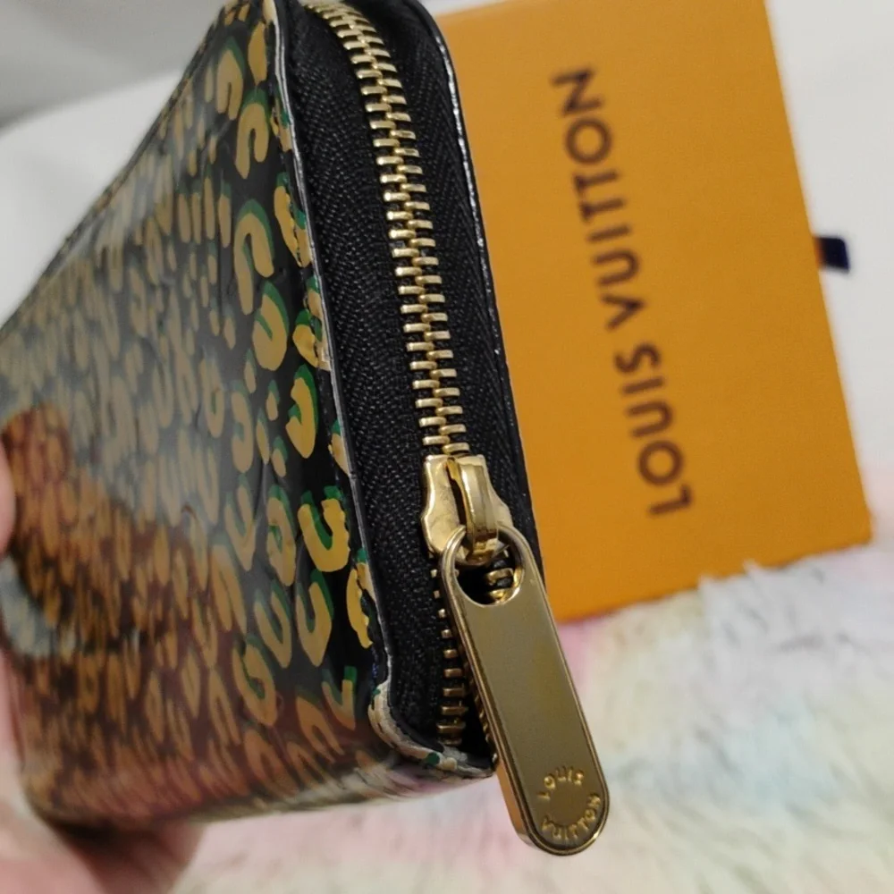 SALE! Authentic Louis Vuitton Vernis Leopard Zip Around Wallet CA0131 - Picture 8 of 16
